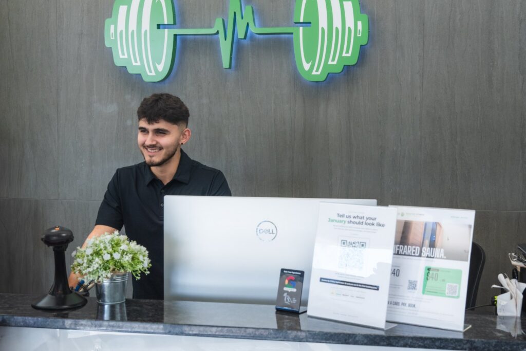 The front desk at Redefine Fitness Mount Sinai